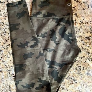 Lululemon Leggings Size 4 Camo Green